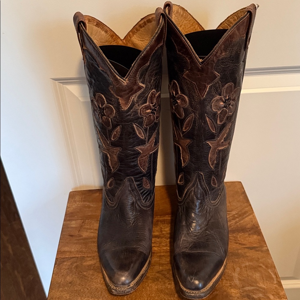 Bed Stu handcrafted sz 9/39 Black Leather Cowboy Boots with Brown Floral Design - Picture 4 of 5